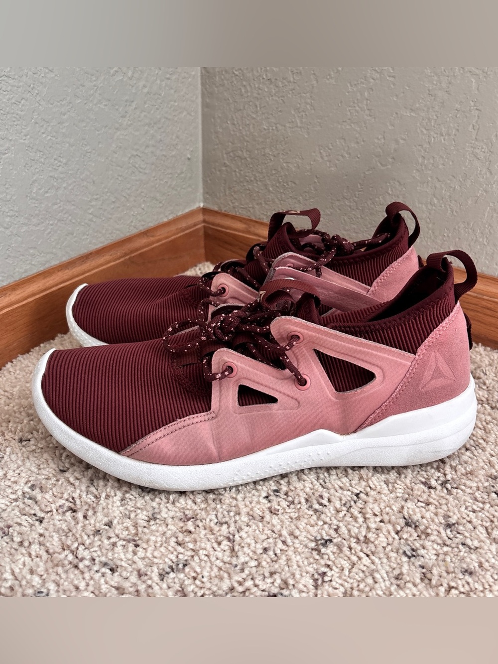 Reebok sneakers women’s 8,5